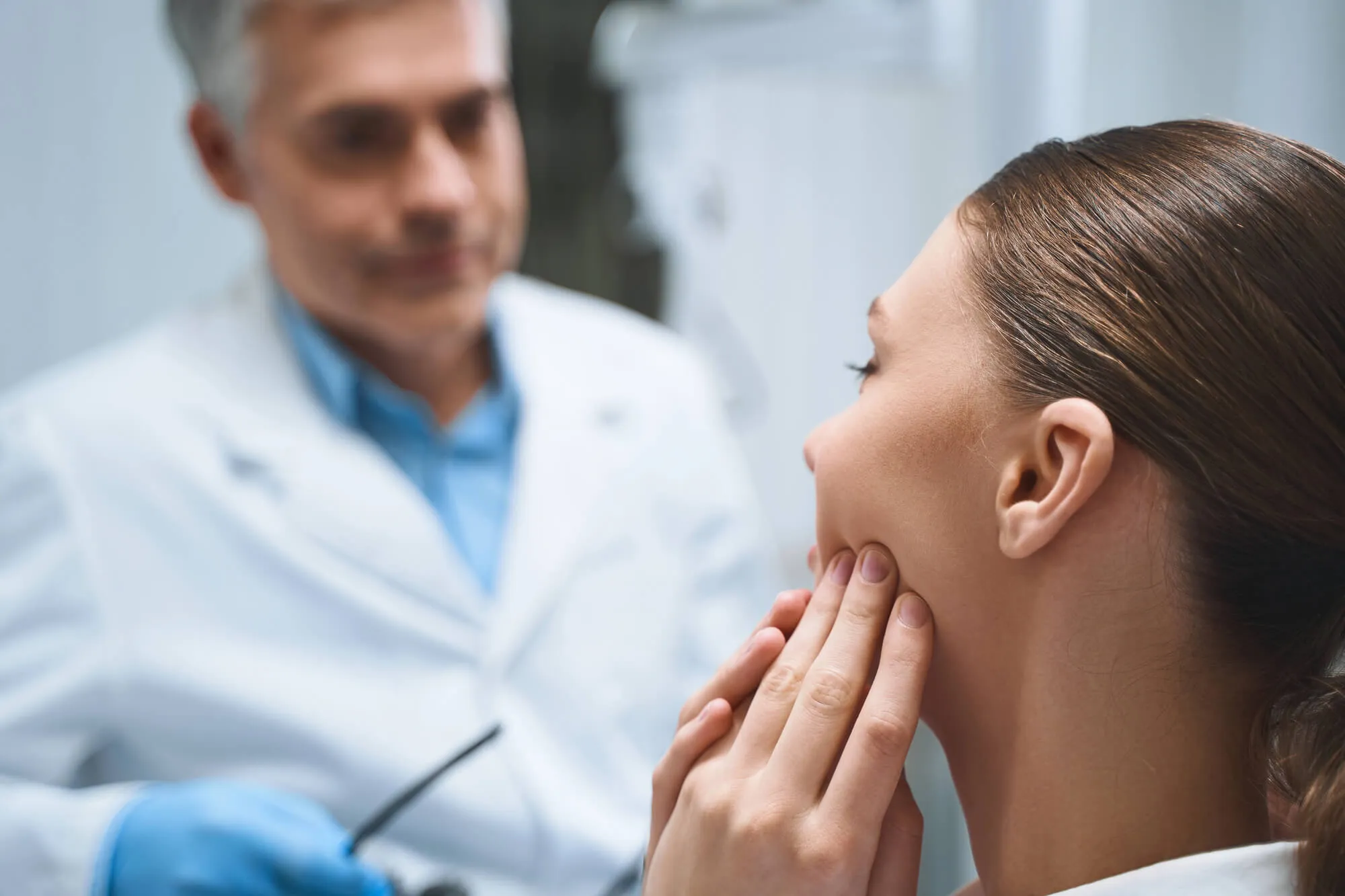 dentist coral springs accepting insurance talking to patient