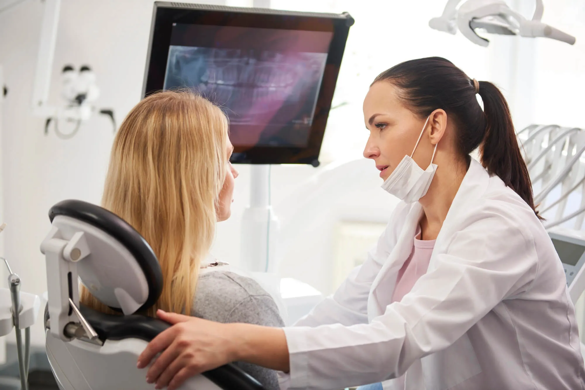 dentist tamarac delta dental talking to patient