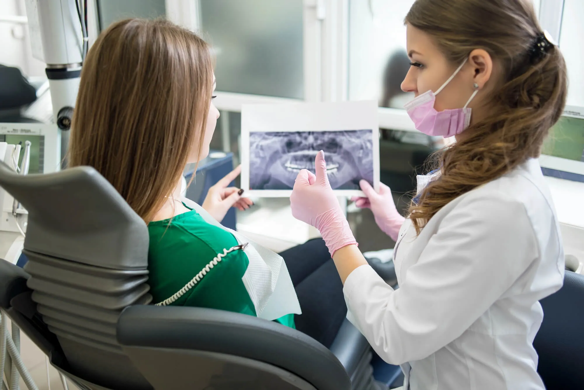 emergency dentist coral springs and patient