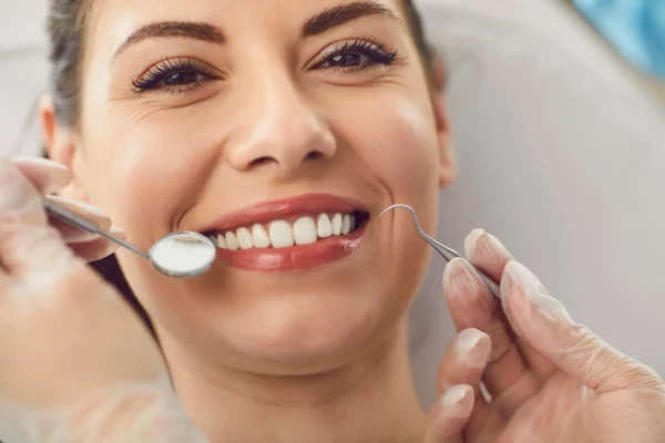 patient seeing a dentist tamarac humana gold plus for an appointment